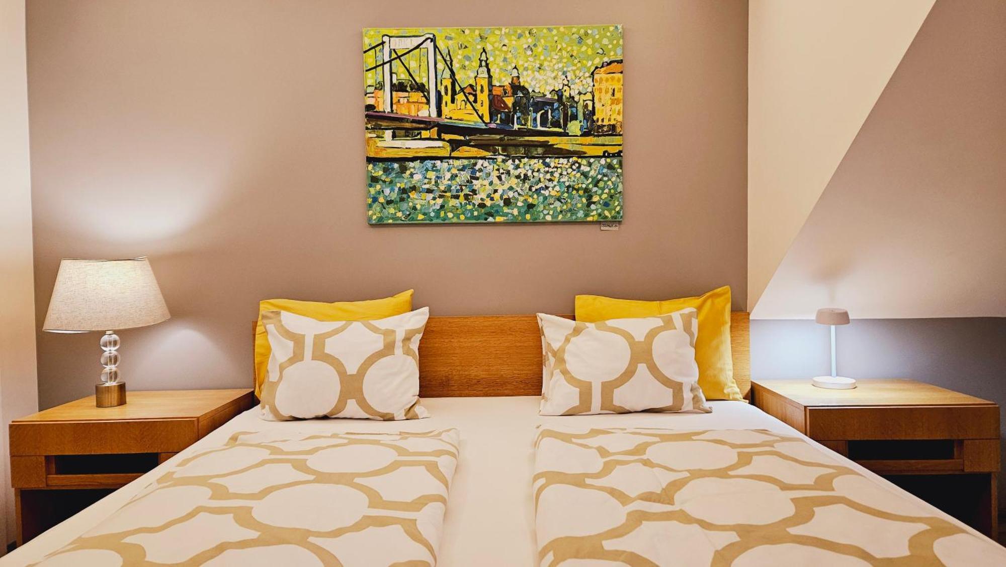 Budasmile Appartment At Buda Castle - Aircon & Free Parking ブダペスト エクステリア 写真